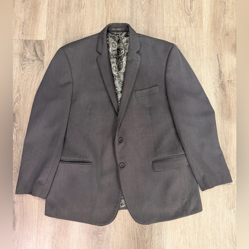 Van Heusen Gray Two-Button Sport Coat with Paisley Lining